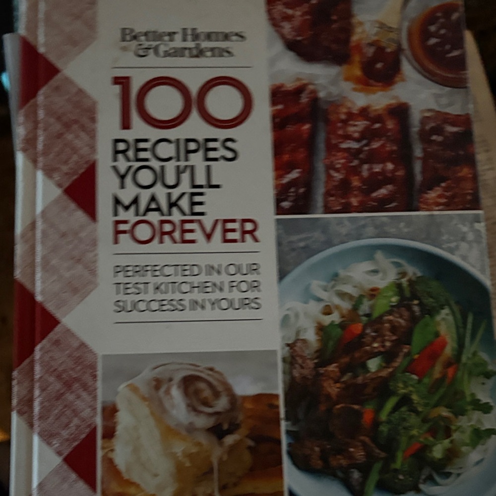 Better Homes And Gardens Cookbook - Red and White Checkered